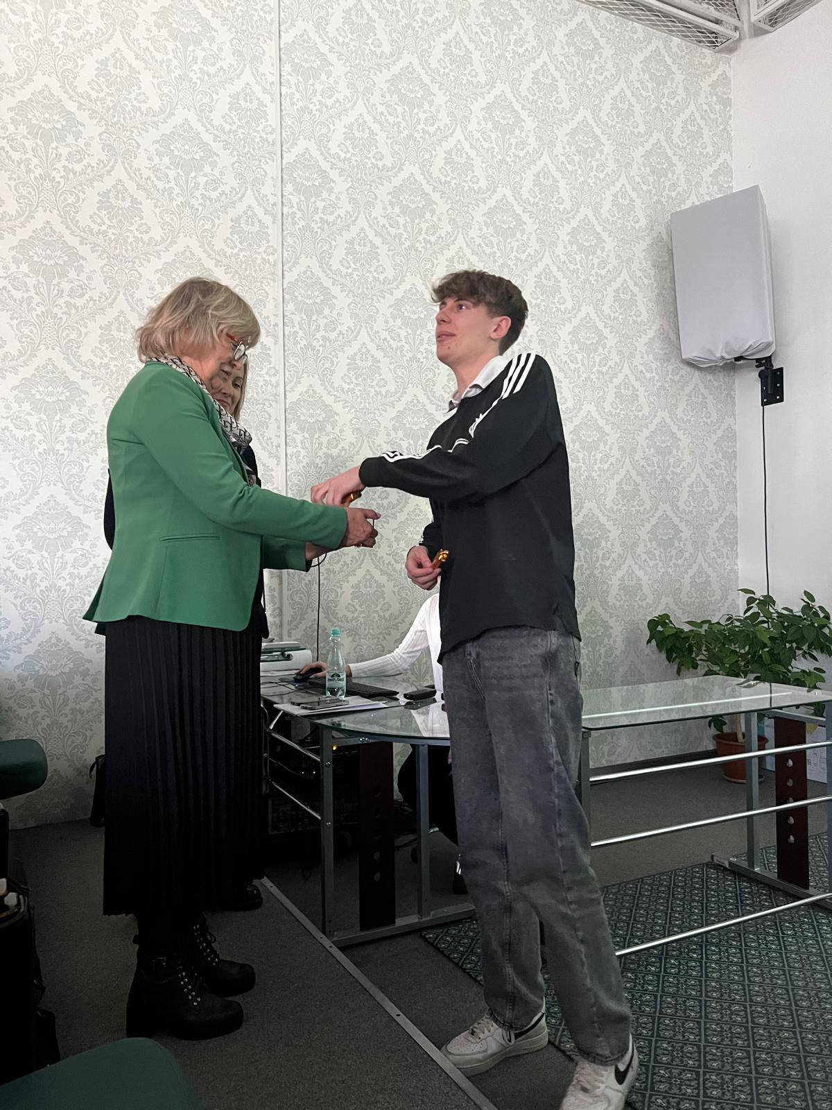 Zdjęcie Dzień języka ojczystego (15)1a12b45a-682f-4240-8ae4-1d412cad12e1.jpg w galerii Międzynarodowy Dzień Języka Ojczystego w II LO